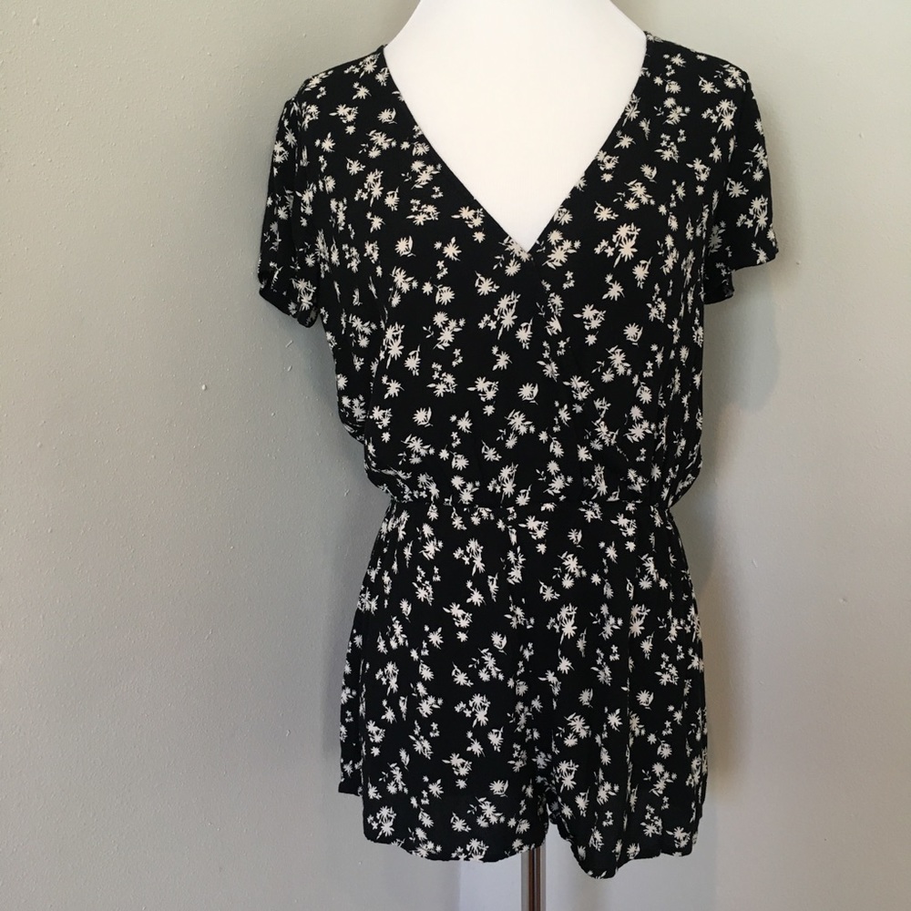 Forever 21 Romper Medium Floral Surplice - Picture 3 of 7